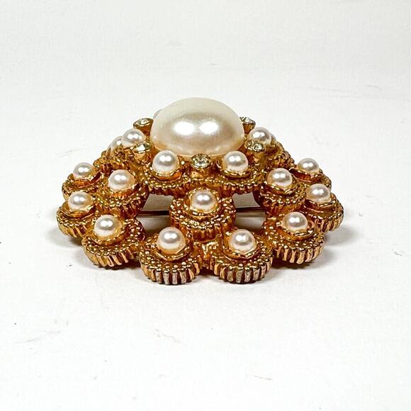 Sarah Coventry Moonlight Brooch Faux Pearls Rhinestones Gold Tone Layered Dome - Picture 2 of 8